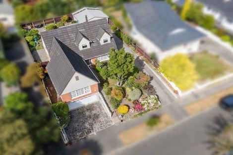 Photo of property in 32 Hillcrest Place, Avonhead, Christchurch, 8042