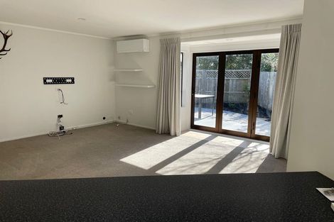 Photo of property in 1/865 Beach Road, Waiake, Auckland, 0630