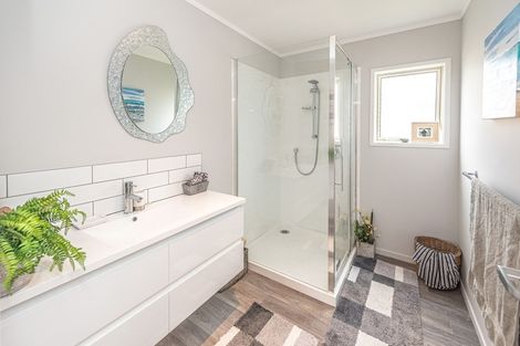 Photo of property in 23 Boyd Avenue, Mangere Bridge, Auckland, 2022