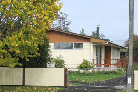 Photo of property in 12 Quo Vadis Place, Red Beach, 0932