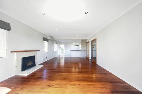 Photo of property in 1/77 Stanley Road, Glenfield, Auckland, 0629