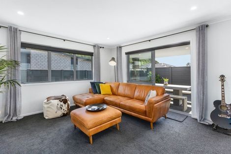 Photo of property in 3 Shearwater Lane, Whitby, Porirua, 5024