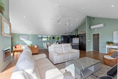 Photo of property in 918b Papamoa Beach Road, Papamoa Beach, Papamoa, 3118
