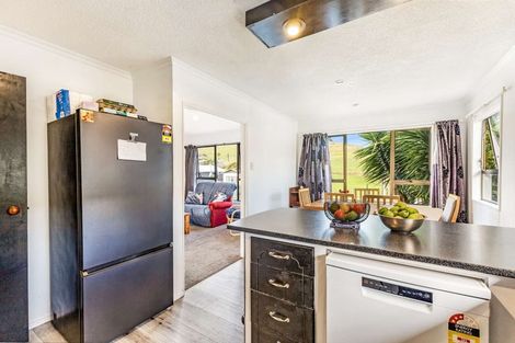 Photo of property in 84 Pioneer Road, Moturoa, New Plymouth, 4310