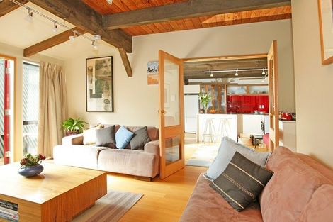Photo of property in 19 Hereford Street, Wilton, Wellington, 6012