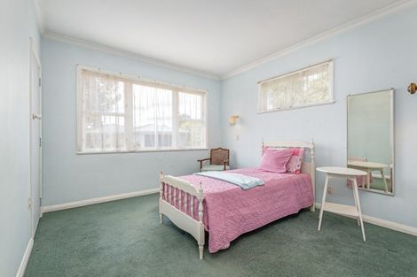 Photo of property in 12 Nairn Crescent, Awapuni, Palmerston North, 4412