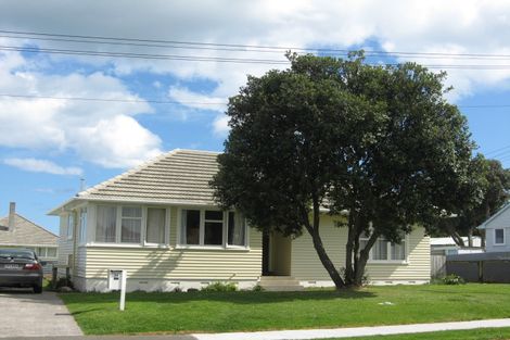Photo of property in 54 Kowhai Street, Castlecliff, Whanganui, 4501