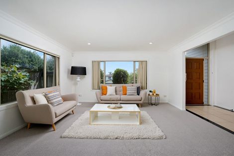 Photo of property in 24 Sapperton Drive, Henderson, Auckland, 0612