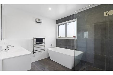 Photo of property in 218 Riverlaw Terrace, Saint Martins, Christchurch, 8022