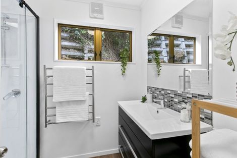 Photo of property in 9 Ridd Crescent, Karori, Wellington, 6012