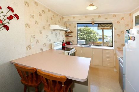 Photo of property in 1 Marlene Avenue, Te Atatu South, Auckland, 0610