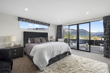 Photo of property in 2 Kereru Crescent, Wanaka, 9305