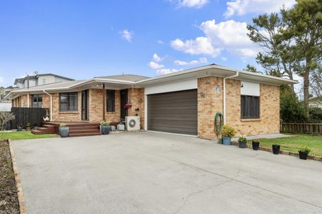 Photo of property in 14 Holloway Place, Forest Lake, Hamilton, 3200