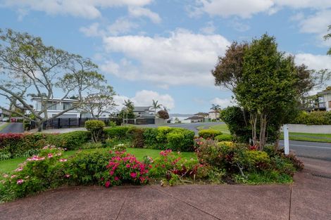 Photo of property in 25 Spinnaker Drive, Te Atatu Peninsula, Auckland, 0610