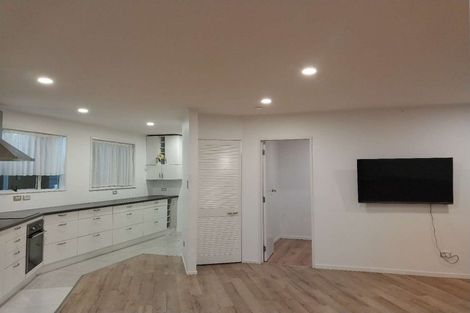 Photo of property in 16 Studfall Street, Pakuranga Heights, Auckland, 2010