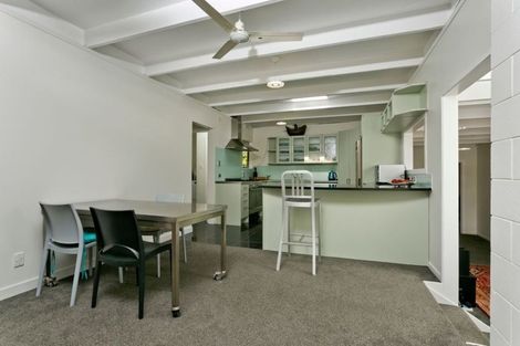 Photo of property in 8 Longwood Place, Forrest Hill, Auckland, 0620