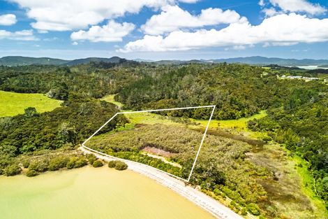 Photo of property in 73 Pipiroa Road, Ngatea, 3503
