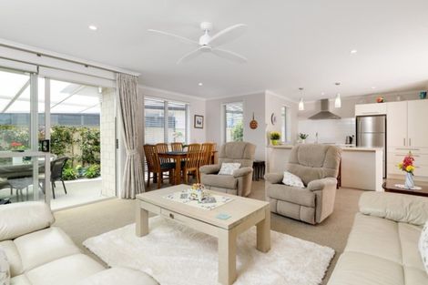 Photo of property in 2 Seashell Drive, Papamoa Beach, Papamoa, 3118