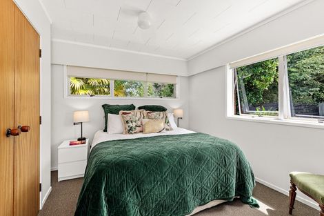 Photo of property in 39 Harbour View Road, Point Wells, 0986