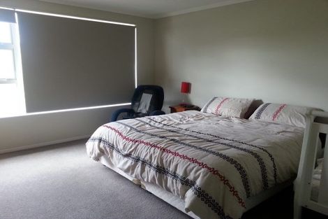 Photo of property in 28 Bur Oak Terrace, Schnapper Rock, Auckland, 0632