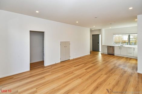 Photo of property in 10/22 James Laurie Street, Henderson, Auckland, 0612