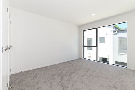 Photo of property in 2a Garner Place, Glenfield, Auckland, 0629