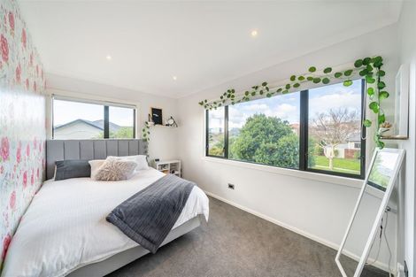 Photo of property in 70 Samwell Drive, Whitby, Porirua, 5024