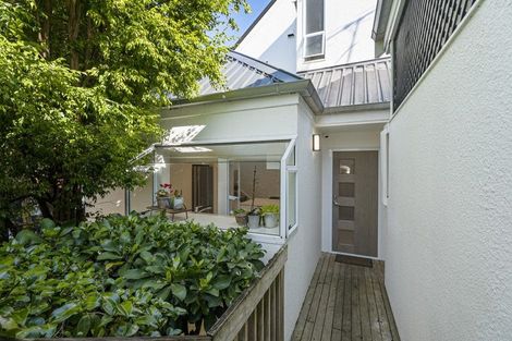 Photo of property in 2/1 Valley Road, Northcote, Auckland, 0626