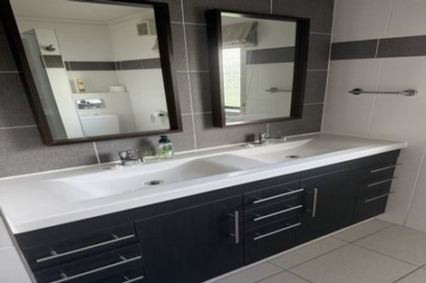 Photo of property in 20 Widmore Drive, Massey, Auckland, 0614