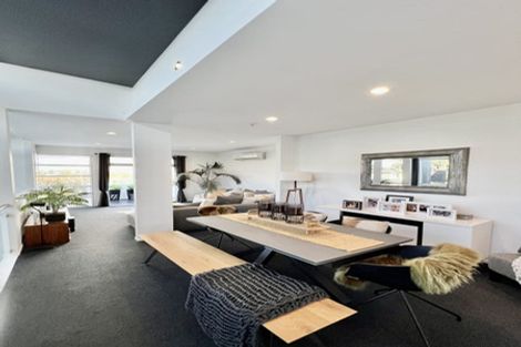 Photo of property in 16 Southworth Place, Grandview Heights, Hamilton, 3200