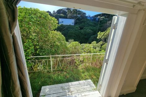 Photo of property in 16 Borlase Street, Brooklyn, Wellington, 6021