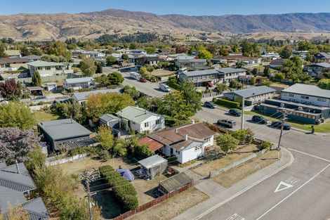 Photo of property in 64 Inniscort Street, Cromwell, 9310