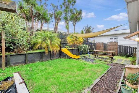 Photo of property in 55 Chislehurst Street, Henderson, Auckland, 0612
