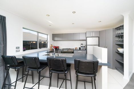 Photo of property in 26 Chestnut Close, Kelvin Grove, Palmerston North, 4414
