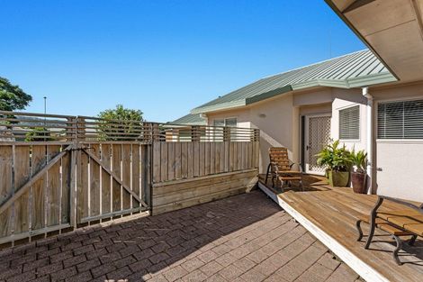 Photo of property in 5 Edgewater Grove, Whakatane, 3120