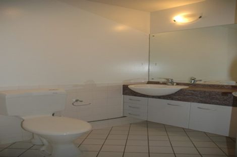 Photo of property in Grandstand Apartments, 80u6 Kent Terrace, Mount Victoria, Wellington, 6011