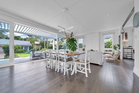 Photo of property in 23 Cheltenham Road, Devonport, Auckland, 0624