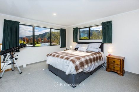 Photo of property in 18 Clearwater Terrace, Brown Owl, Upper Hutt, 5018