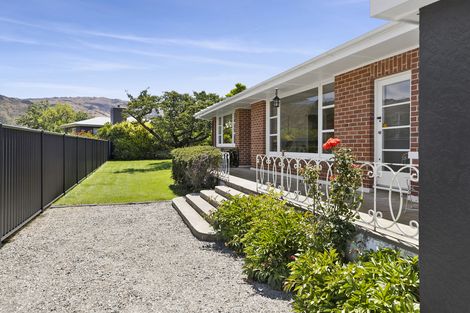 Photo of property in 102 Sunderland Street, Clyde, 9330