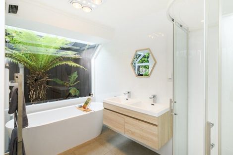 Photo of property in 212 Polson Hill Drive, Aokautere, Palmerston North, 4471