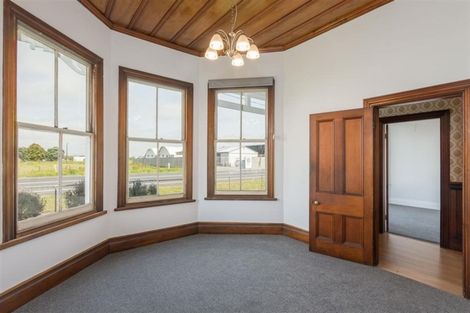 Photo of property in 21 Railway Street, Helensville, 0800