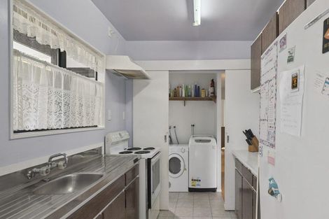 Photo of property in 22 Claverdon Drive, Massey, Auckland, 0614