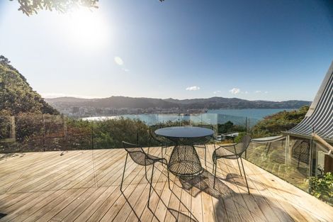 Photo of property in 77 Palliser Road, Roseneath, Wellington, 6011