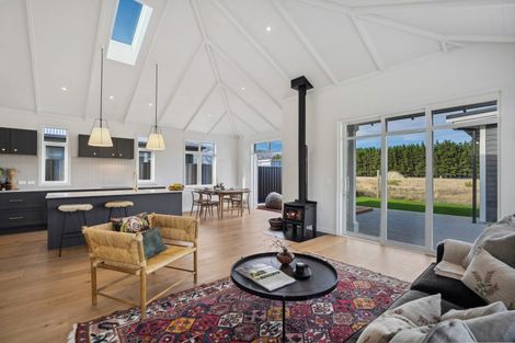 Photo of property in 105 Burdon Loop, Lake Hawea, 9382