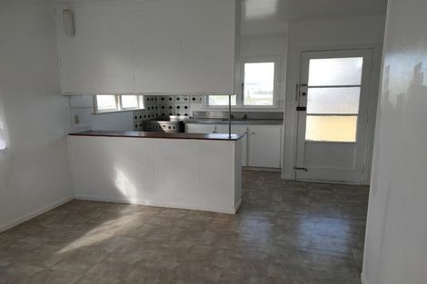 Photo of property in 25 Raglan Street, Mangere East, Auckland, 2024