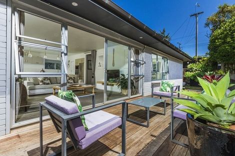 Photo of property in 1/169 Queen Street, Northcote Point, Auckland, 0627