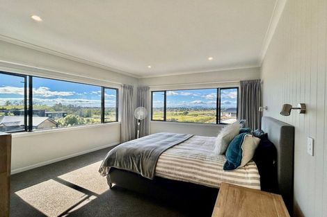 Photo of property in 93 Oak Road, Poraiti, Napier, 4112