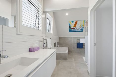 Photo of property in 74b Grand Vue Road, Kawaha Point, Rotorua, 3010