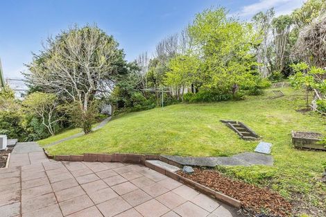 Photo of property in 16 Tawa Terrace, Tawa, Wellington, 5028