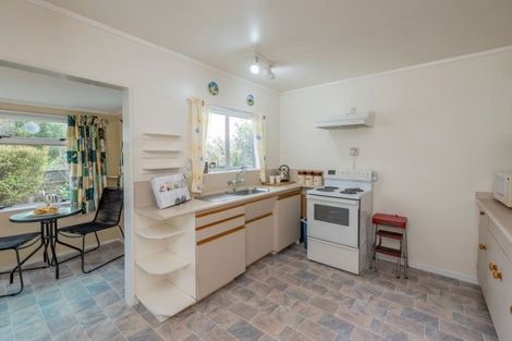 Photo of property in 12 Poneke Drive, Waikanae, 5036